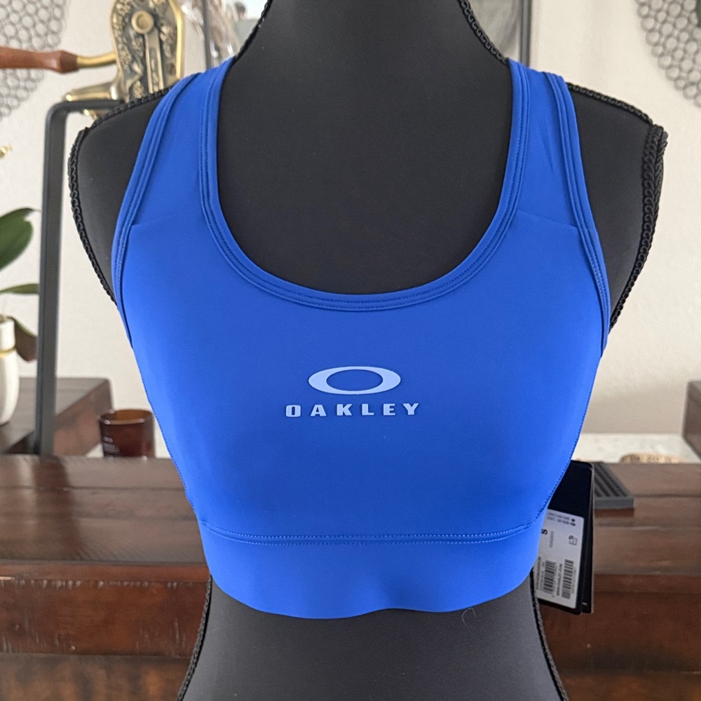Oakley Women's Vibrant Blue Sports Bra